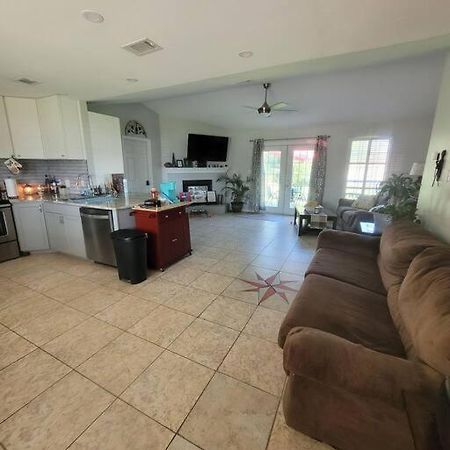 Beautiful 3 Bedroom Home 4 Minutes From The Beach Pensacola Exterior photo