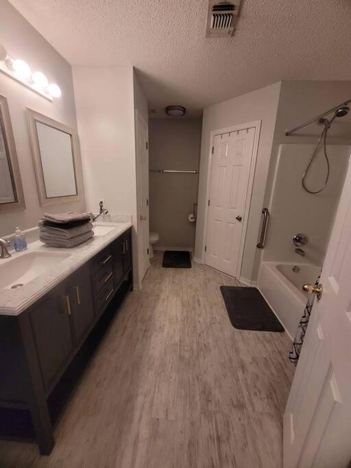 Beautiful 3 Bedroom Home 4 Minutes From The Beach Pensacola Exterior photo