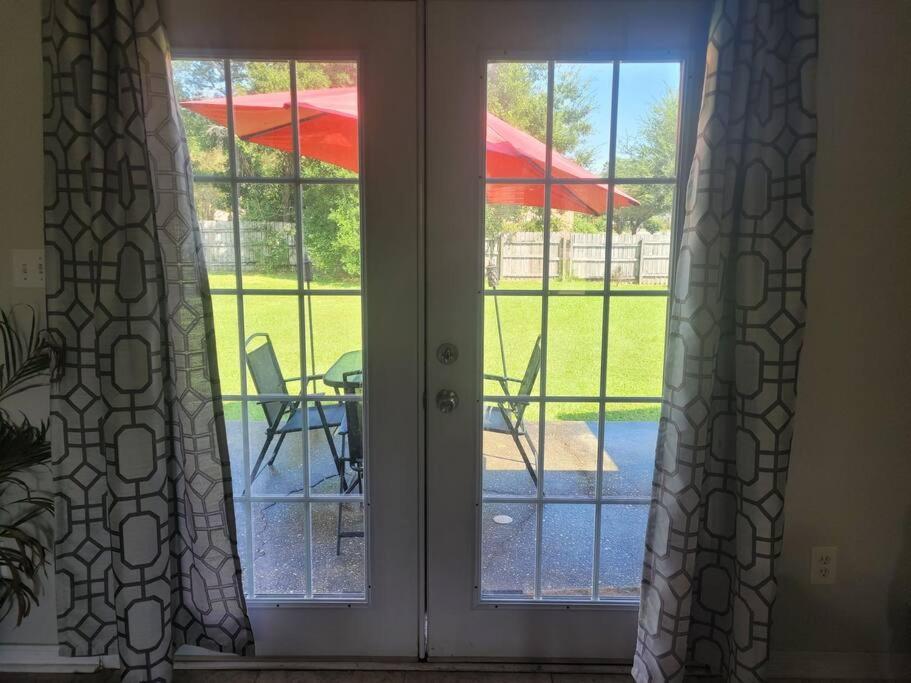 Beautiful 3 Bedroom Home 4 Minutes From The Beach Pensacola Exterior photo